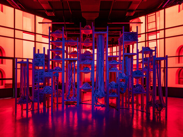 paad biennial 24 afra al dhaheri - d-constructing collective exhaustion, public art abu dhabi biennial 2024 - 2025, © lance gerber