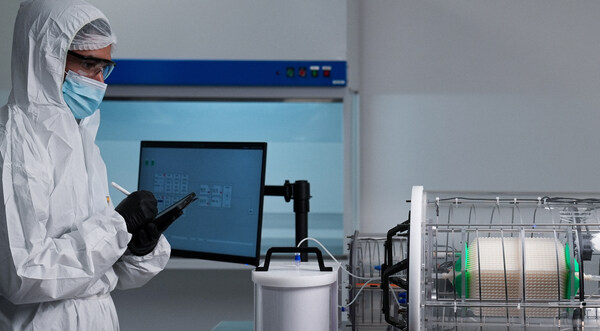 stämm无气泡连续层流生物反应器：bioprocessor。